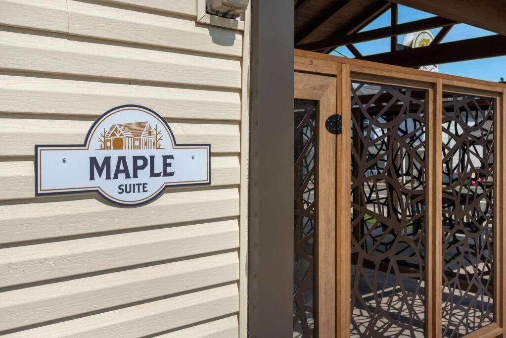 Maple Suite - Main Street Lodge In Berlin Luaran gambar